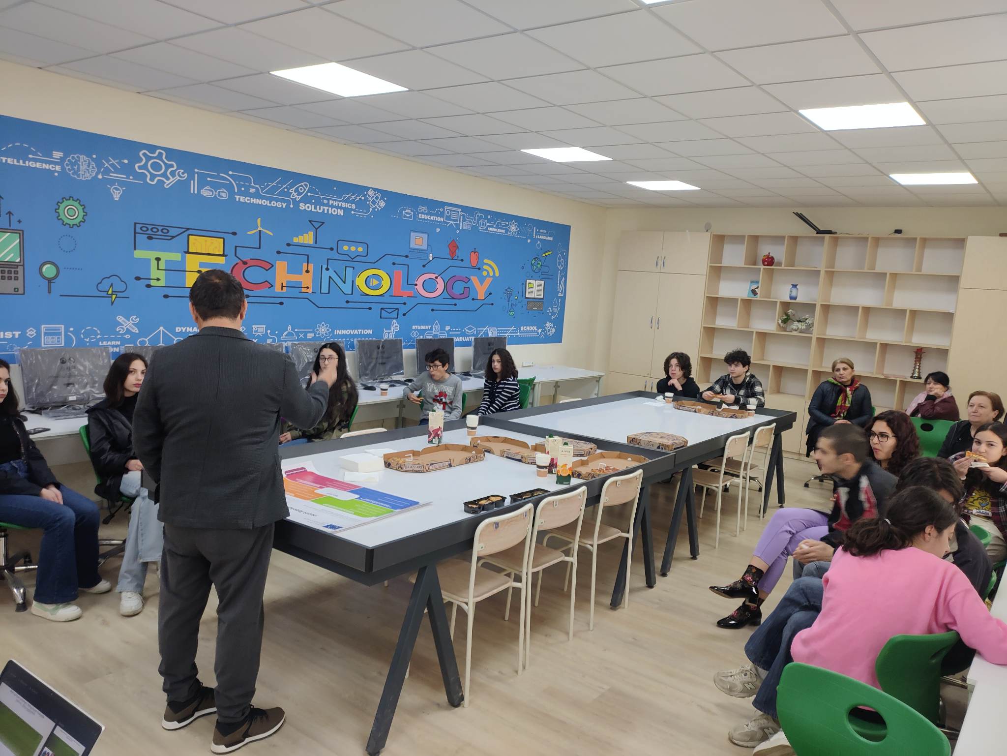 10 Tbilisi schools hosted Energy efficiency trainings and energy audits