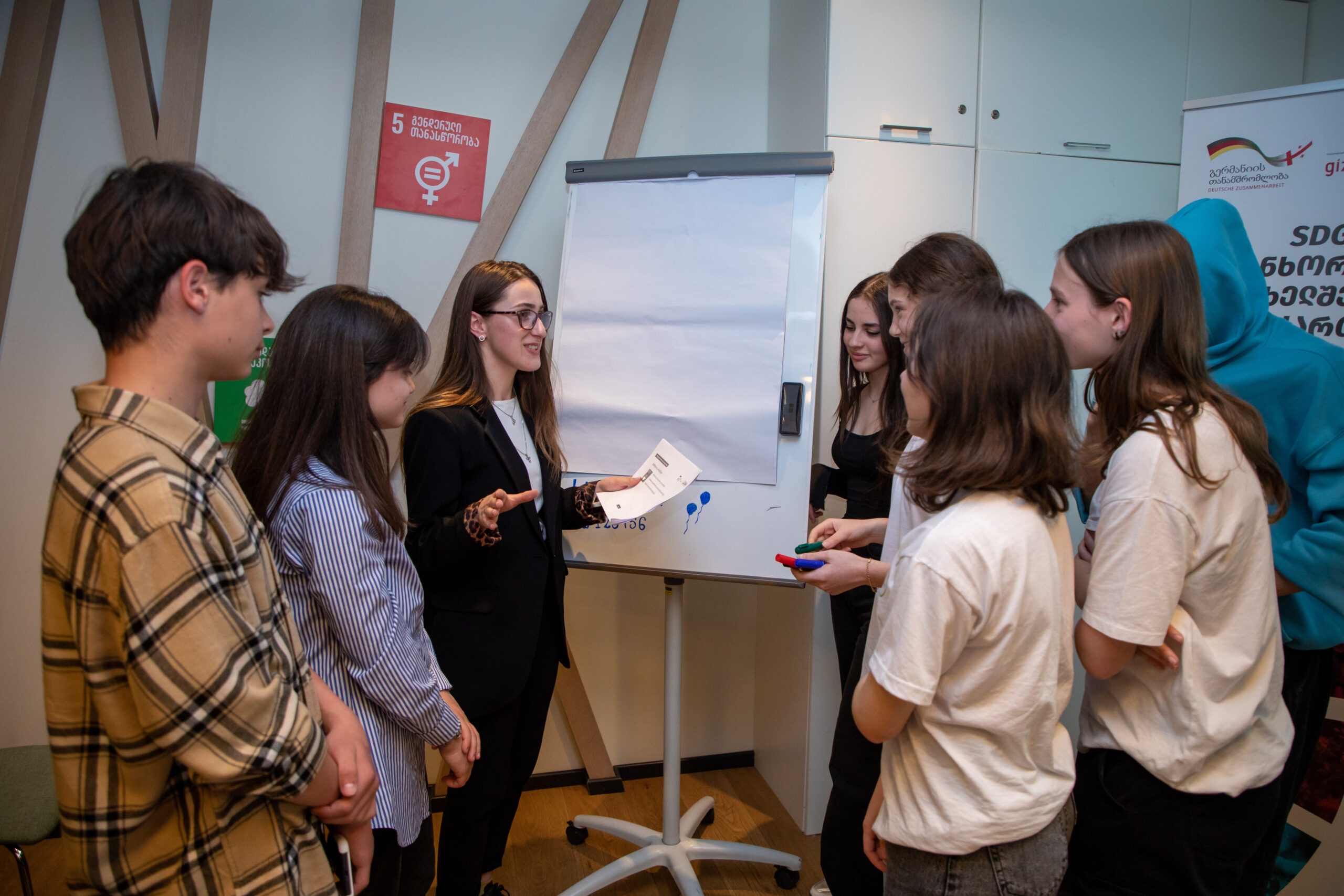 CENN, with the support of the German government, held information campaigns on sustainable development goals in 5 municipalities for up to 250 youth and civil society representatives