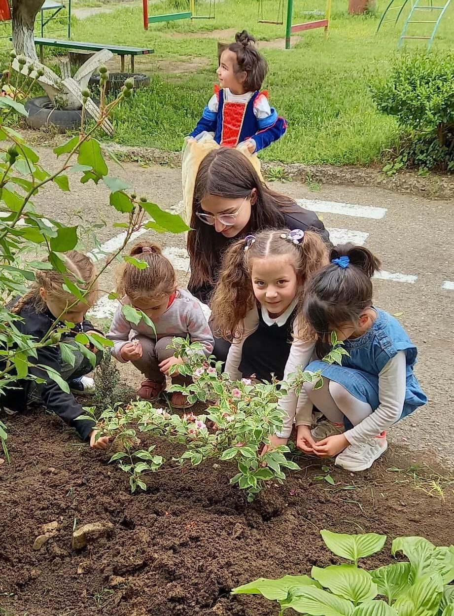 Young environmentalists transformed residential areas into green spaces in Kakheti